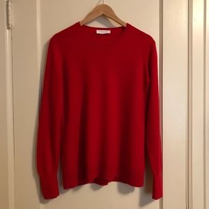 Red long-sleeved, crew-neck cashmere sweater